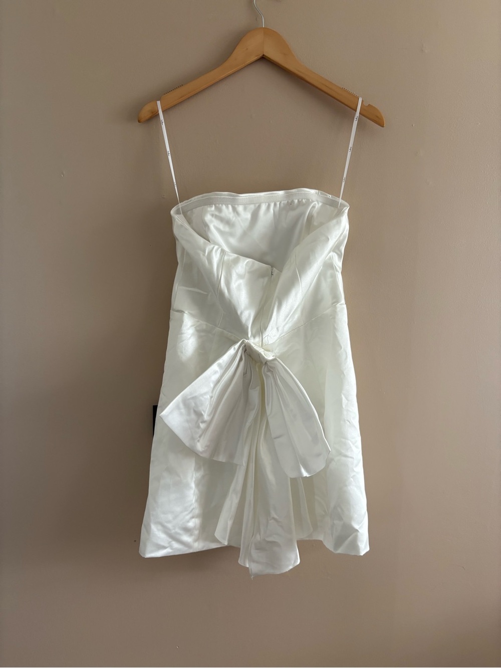 Lulus Soiree Hour White Satin Strapless Bow Mini Dress Size Medium Bachelorette - Picture 4 of 10